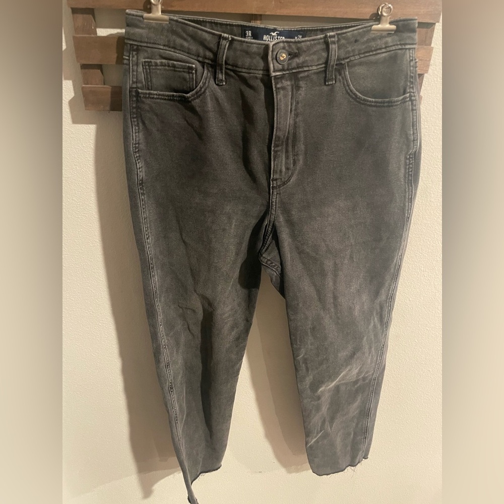 Hollister Charcoal Ultra High Rise Mom Jeans Size 3R
